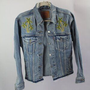Women's Cropped Levi Denim Jacket Size Small